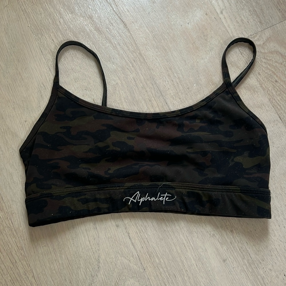 Alphalete sports bra